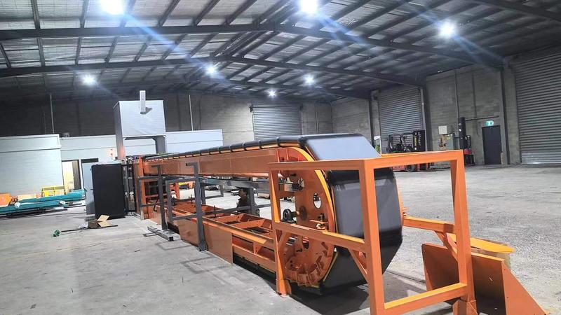 直线交叉带分拣线（欧洲现场）